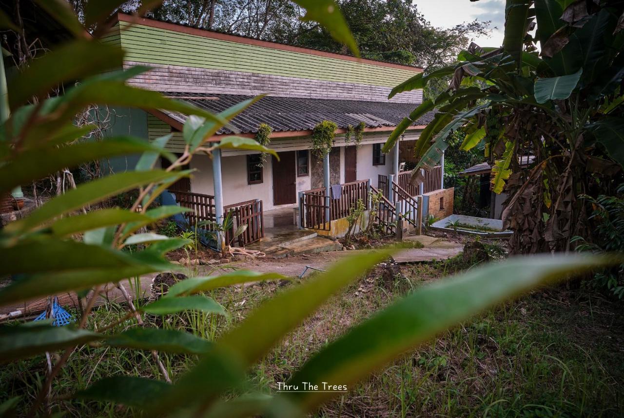 Hill Station Hostel At Chor Chaba Ko Kut Esterno foto